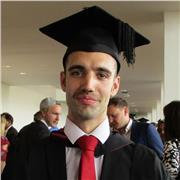 Laureato in Pianificazione del Turismo a Londra, offro lezioni di Inglese per studenti e adulti di ogni età e livello